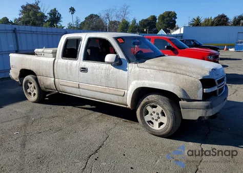 2006 Chevrolet Silverado K1500 z USA, uszkodzony, nr VIN 1GCEK19BX6Z173376